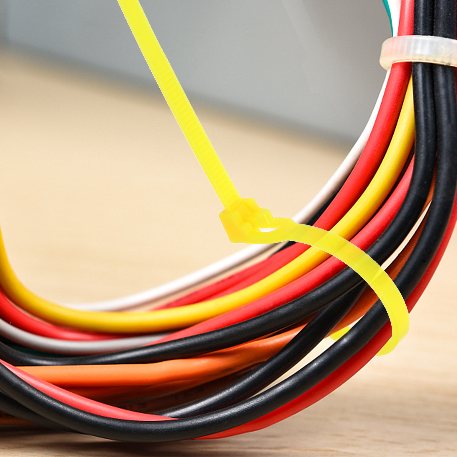 500 Pezzi Fascette per Cavi Re - Garden Wire Twist Tie recensione e prezzo